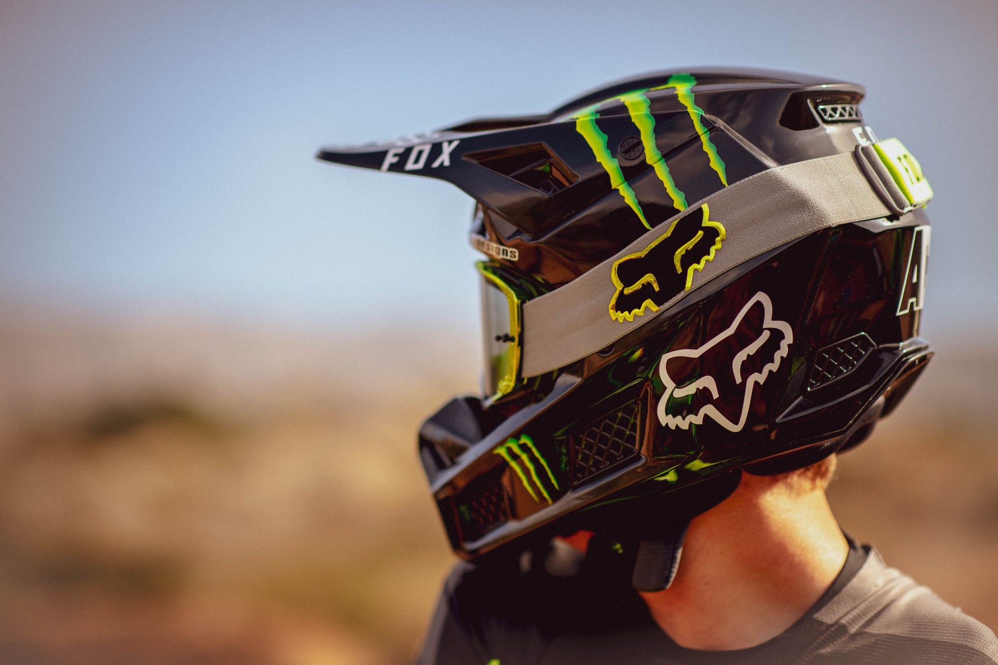 Benefits and limitations of using a dirt bike helmet on the road